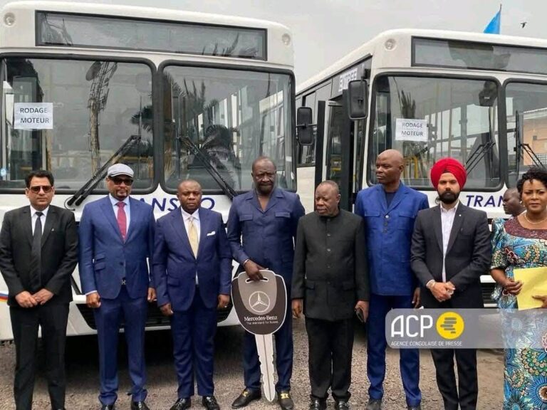 Jean-Pierre Bemba s’attaque au problème des bus à Kinshasa.